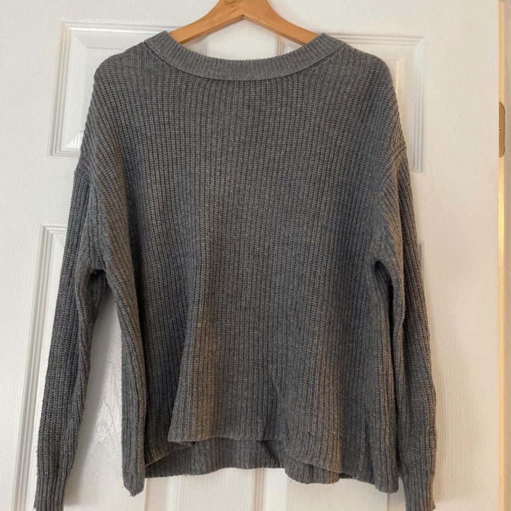 Pull & Bear gray sweater